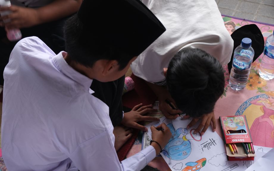 Lomba mewarnai